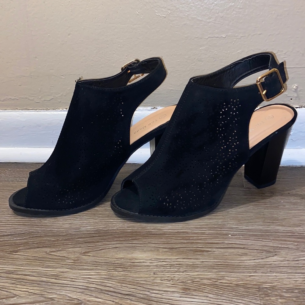 NWOT TOP Moda Heels